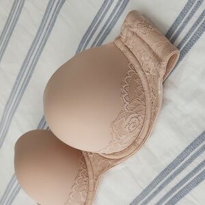 🆕️ 40C Torrid Curve Push Up Strapless Bra